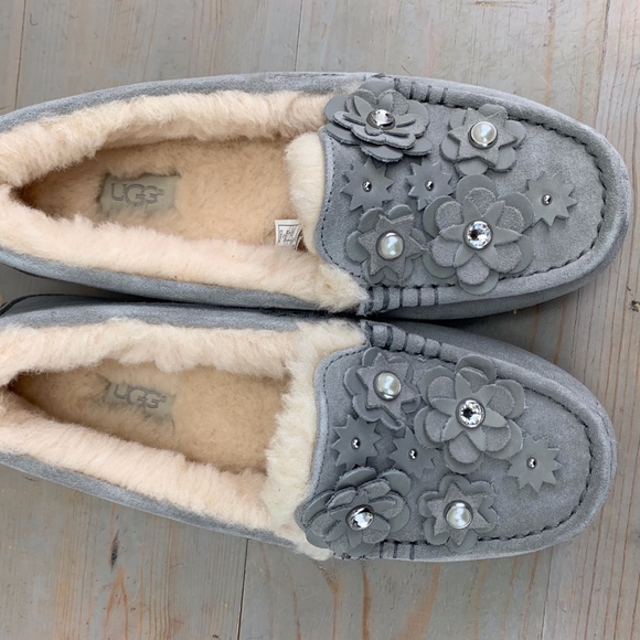 UGG Shoes - UGG Ansley petal FLOWERS BLING SLIPPERS NIB